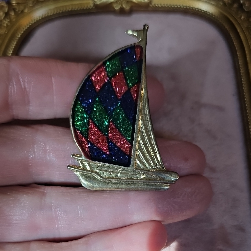 Vintage Harlequin Sailboat Brooch